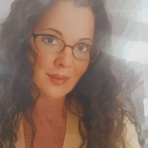 Meet your Posher, Lorelie